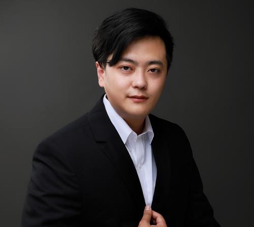 余洪,公司经营范围包括:计算机领域内的技术开发,技术转让